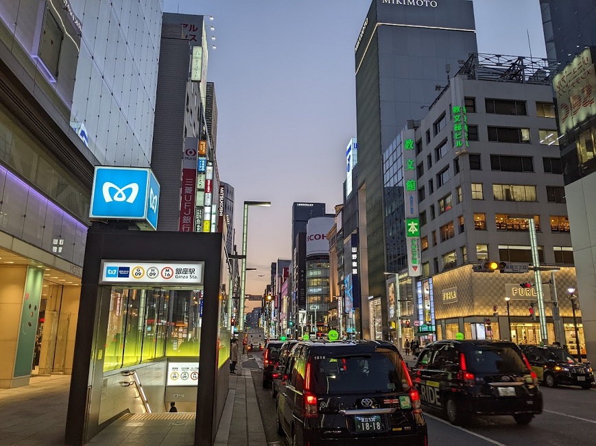 共同溝の最寄り出口から地上に出たところ