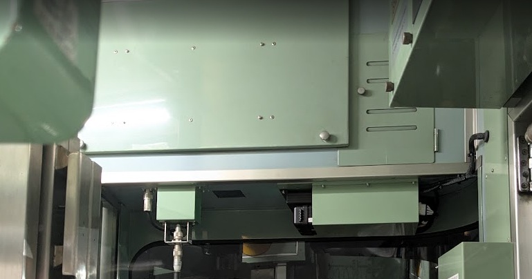 運転室の内装を撮影した写真